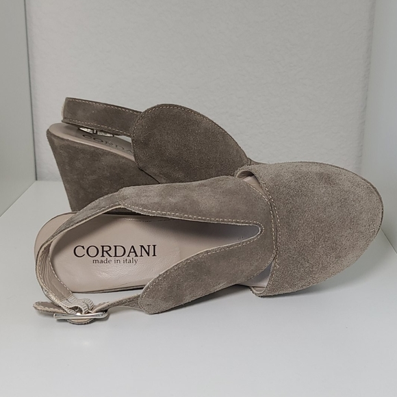Cordani Leather wedges with strap and buckle - Picture 4 of 8